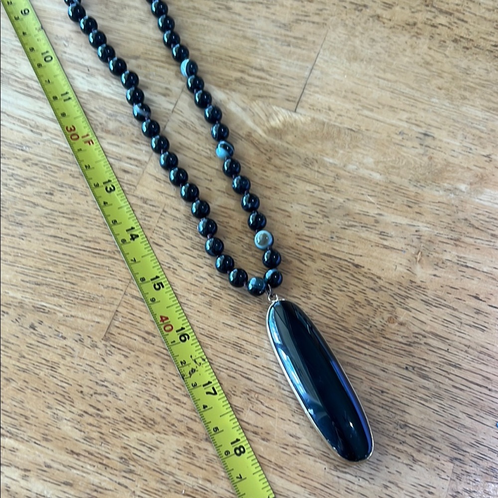 Genuine Black Agate Goldtone Bezel Set Oval Cabochon Beaded Necklace 34 Inch